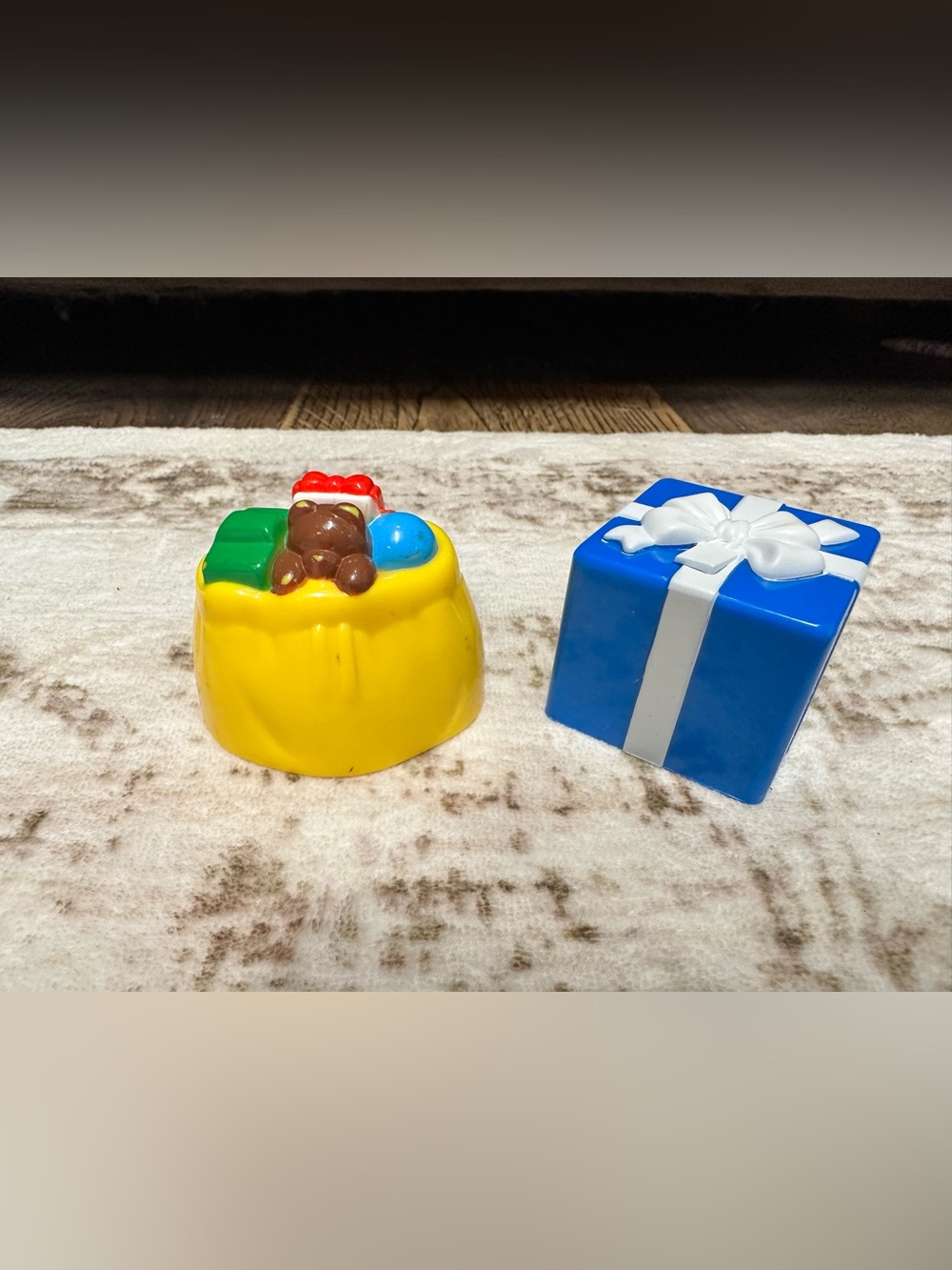 Fisher price little people Christmas holiday present and gift bag North Pole